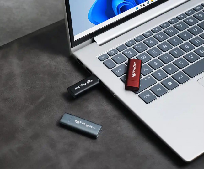АІ-компьютер PlugClaw: Thumb-sized private AI computer